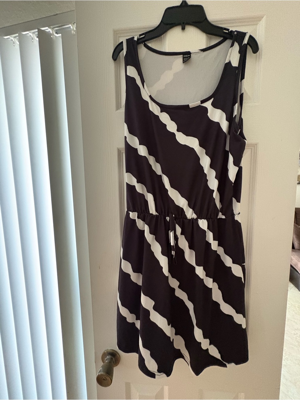 SHEIN Black and White Sleeveless Tie-Waist Mini Dress